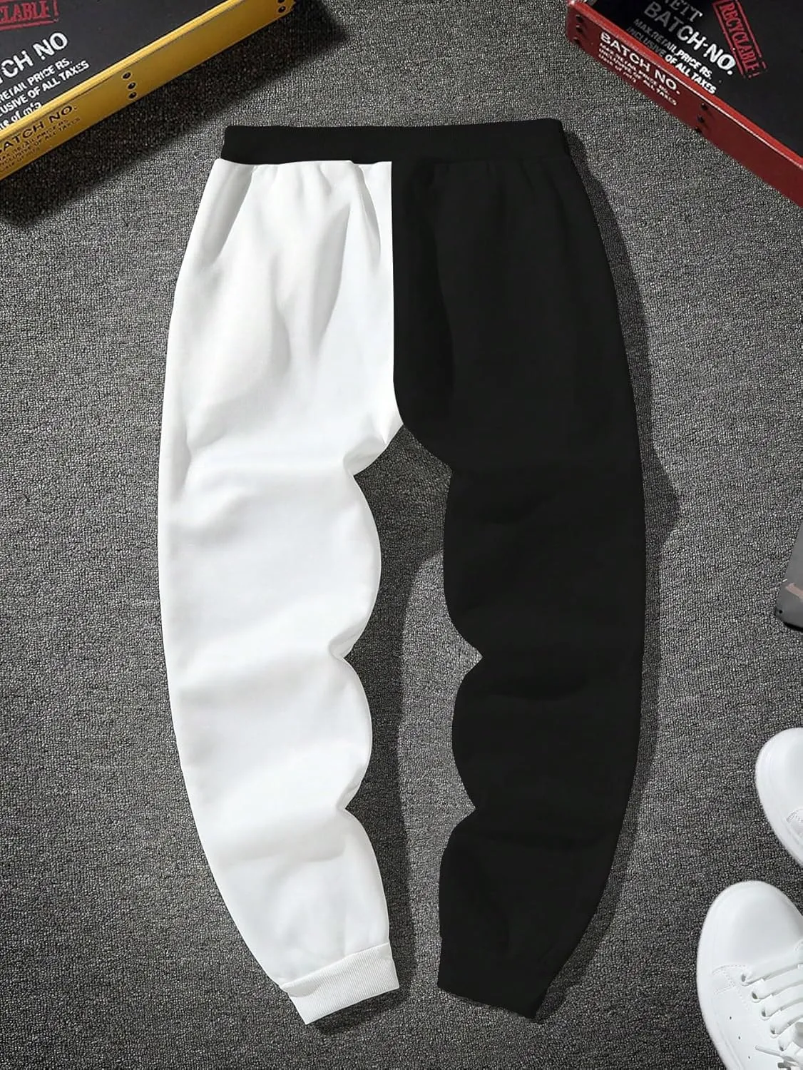 WDIRARA Men's Cartoon Letter Graphic Sweatpants Color Block Drawstring Waist Jogger Pants with Pockets